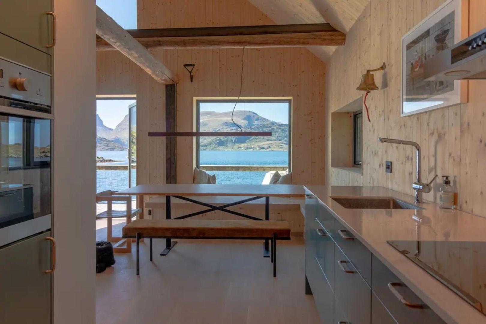 Minkfarmen, Spacious Seaside Cabin With Scenic View Ramberg Exteriér fotografie